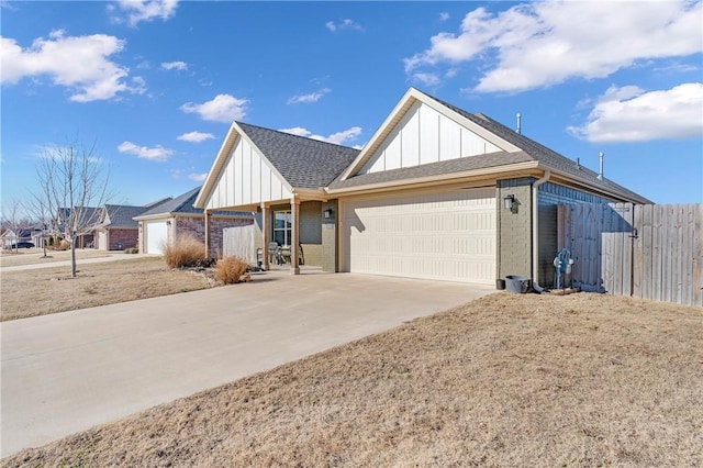 single story home featuring a garage