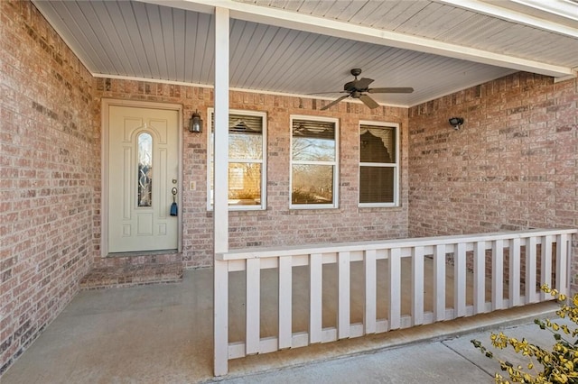 property entrance featuring ceiling fan