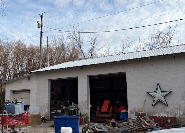 view of outdoor structure with a garage