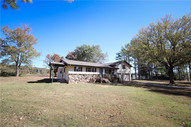 view of front of property with a front yard