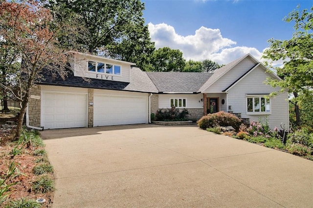 view of front facade featuring a garage