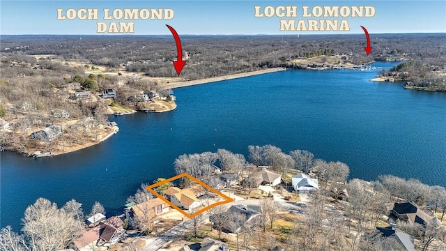 9 Marykirk Ln, Bella Vista, AR 72715 - aerial view of property and surrounding area featuring a large body of water and property boundaries highlighted