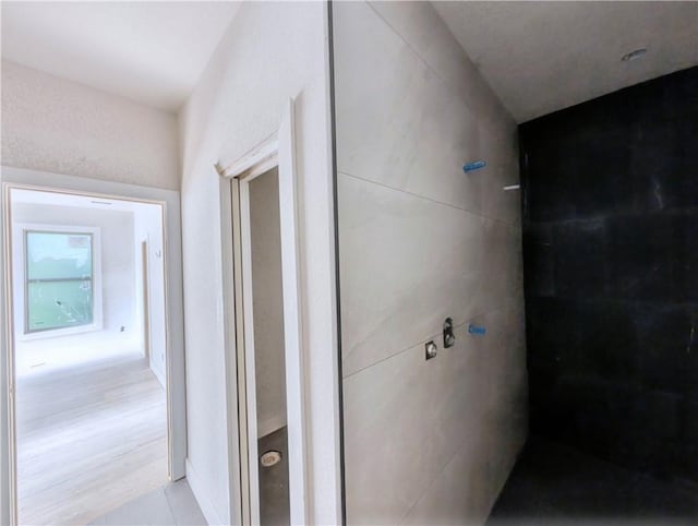 17 Burnham Dr, Bella Vista, AR 72715 - corridor featuring tile patterned floors