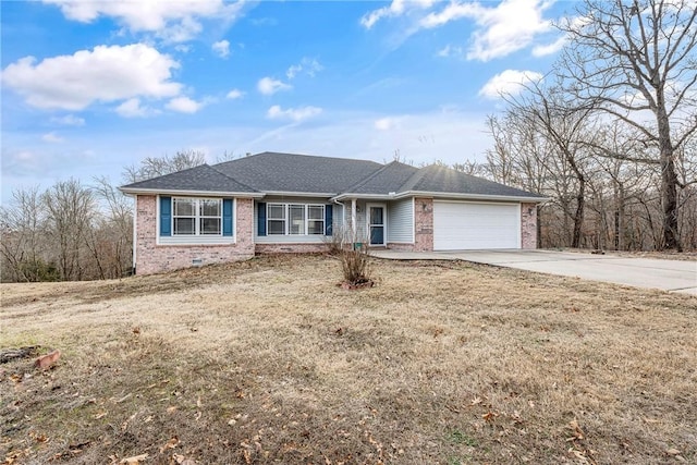 view of front facade featuring a garage and a front yard