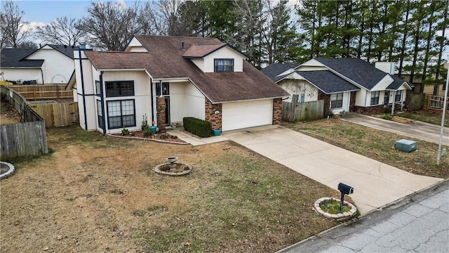 view of front of home featuring a front lawn