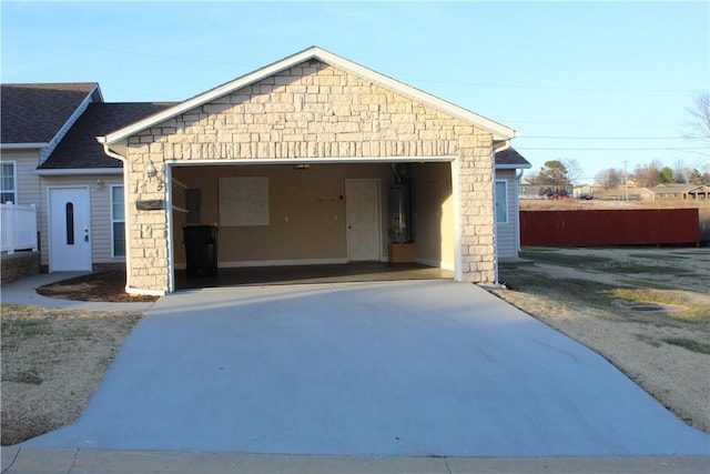 view of front of property with gas water heater