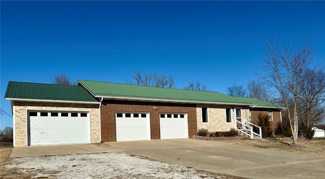 view of front of house featuring a garage