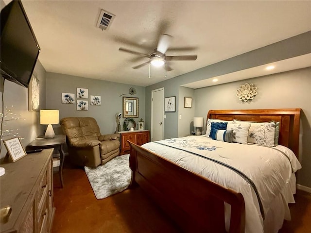 bedroom with ceiling fan