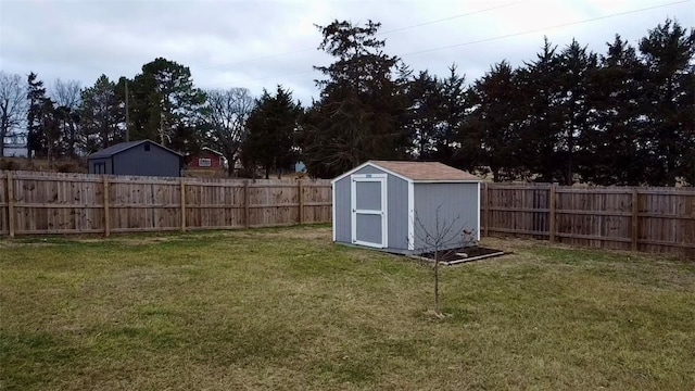 view of yard with a shed