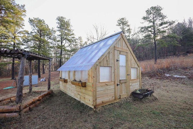 view of outbuilding