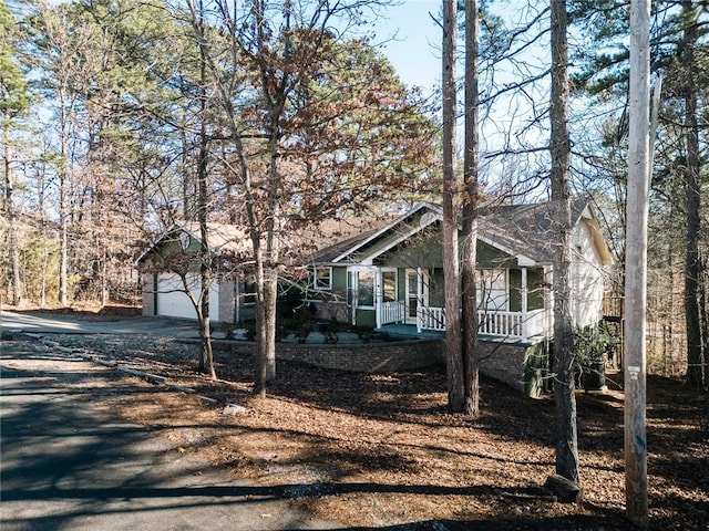 view of front of house featuring covered porch