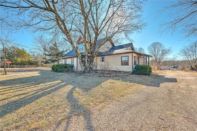 view of front of house featuring a front yard