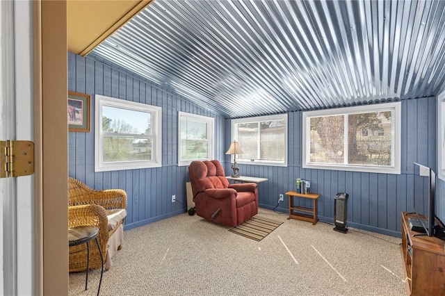 sunroom with lofted ceiling