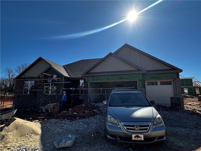 view of front facade featuring a garage