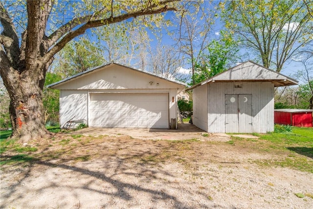 view of detached garage