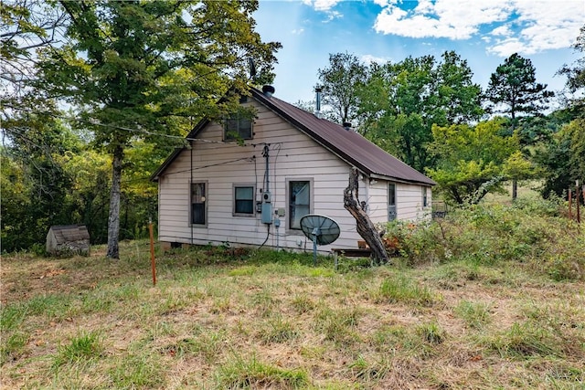 view of side of property