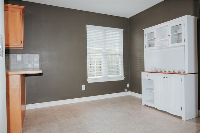 kitchen featuring light tile patterned floors