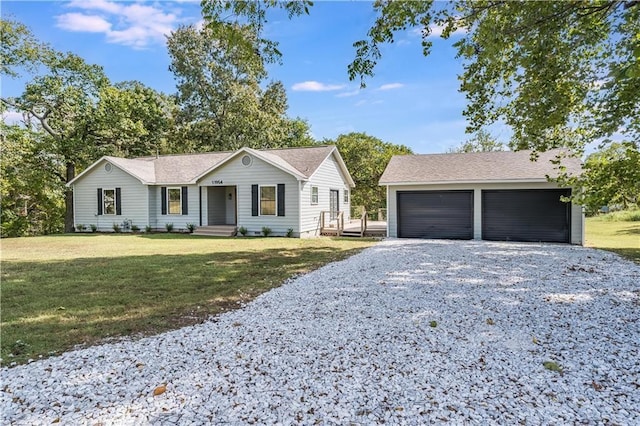 ranch-style house featuring a front yard