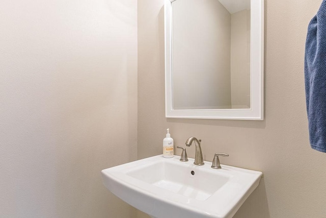 bathroom featuring sink