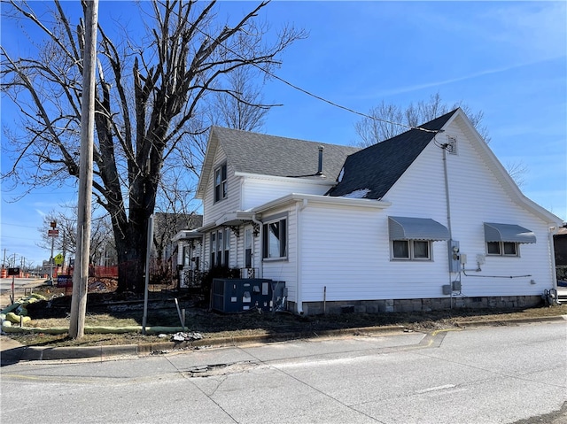 view of side of property