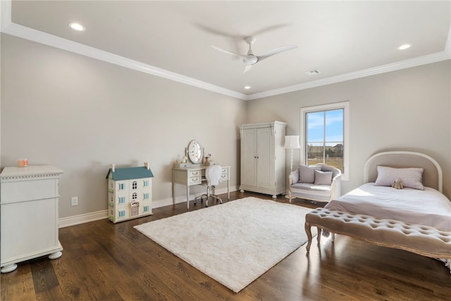 bedroom featuring ceiling fan, crown molding, and dark hardwood / wood-style floors