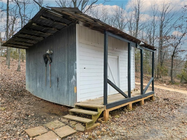 view of outdoor structure featuring an outdoor structure