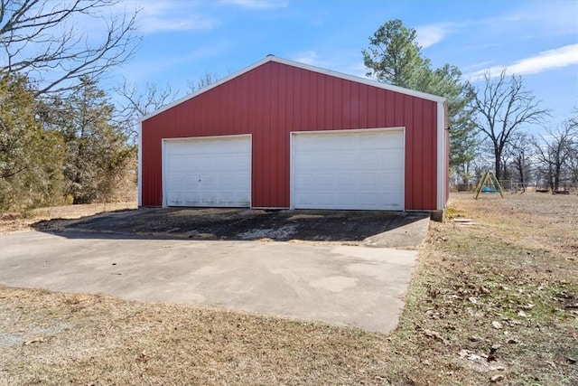 view of detached garage