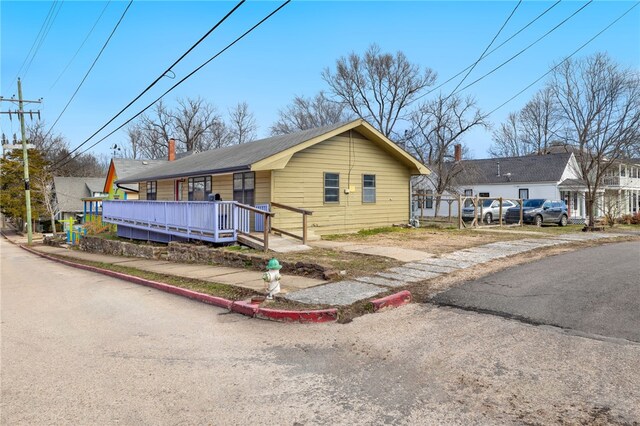 15 White St, Eureka Springs, AR 72632 - view of front of home with a chimney and a residential view