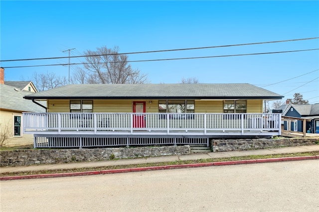 15 White St, Eureka Springs, AR 72632 - view of front of property with a porch