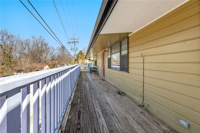 15 White St, Eureka Springs, AR 72632 - view of deck