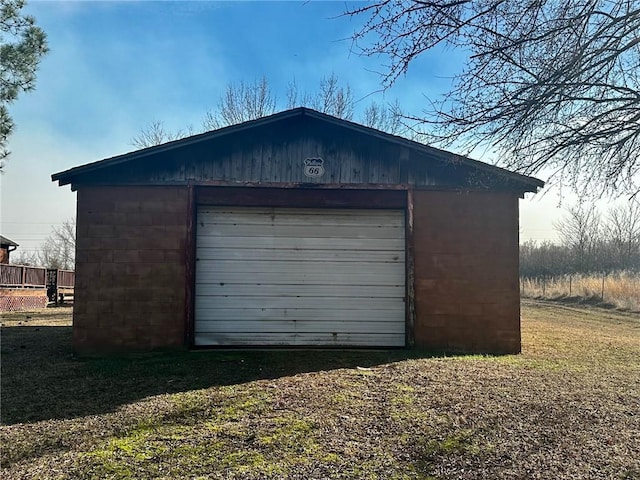 detached garage with driveway