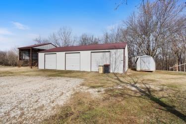 garage featuring a garage