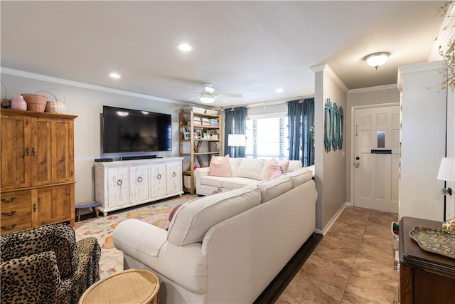 living area featuring recessed lighting, baseboards, ceiling fan, and crown molding