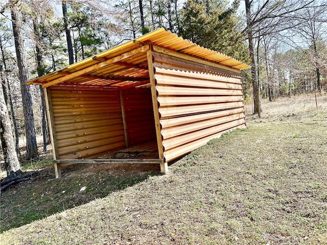 view of outdoor structure