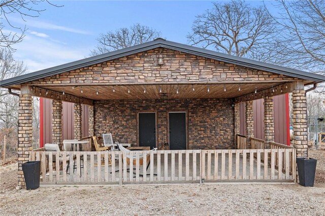 view of front of home featuring a porch