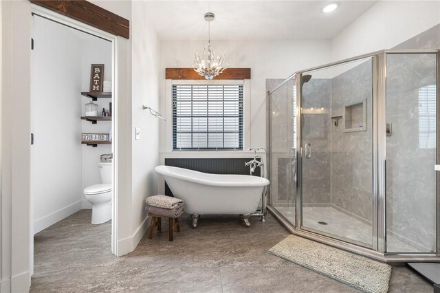 full bath with toilet, a stall shower, an inviting chandelier, baseboards, and a freestanding bath