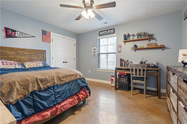 bedroom featuring a ceiling fan, baseboards, visible vents, and a closet