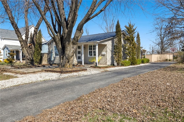 view of front of property