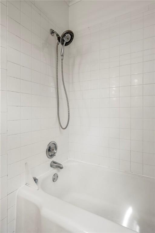 full bath featuring shower / bathing tub combination