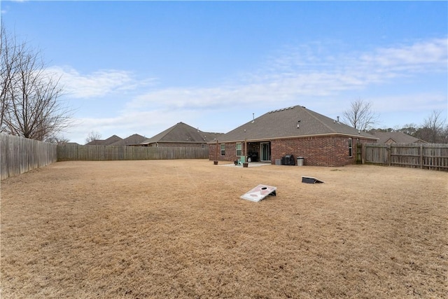 view of yard featuring a fenced backyard