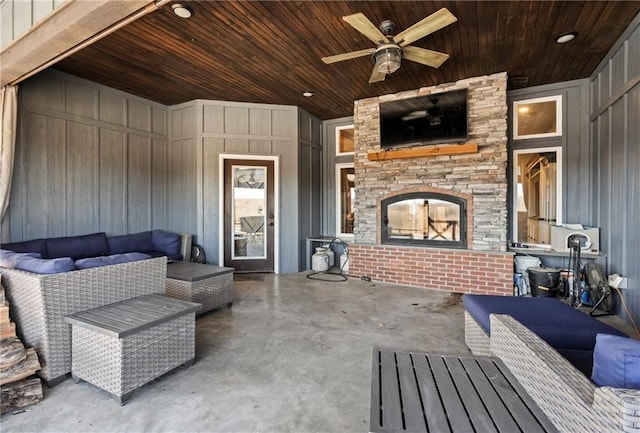 view of patio / terrace with an outdoor hangout area and a ceiling fan