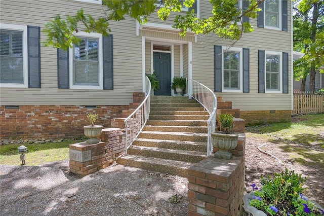 doorway to property with crawl space