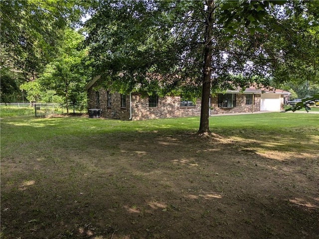 116 Stegall Rd, Clarksville, AR 72830 - view of yard with a garage