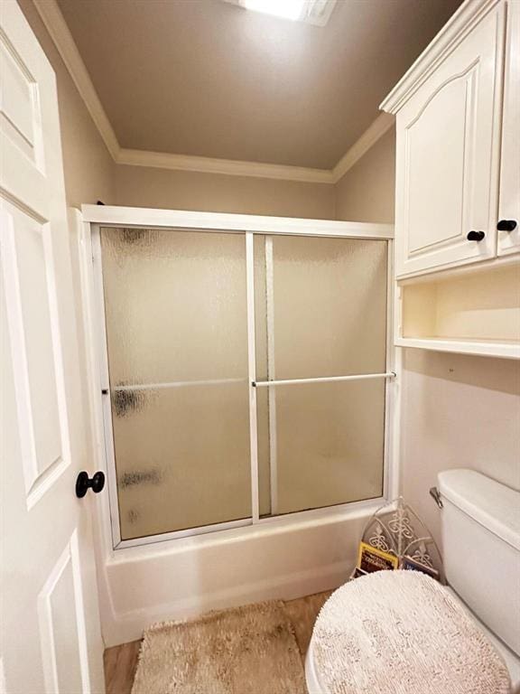 5121 E State Highway 22, Paris, AR 72855 - full bath with enclosed tub / shower combo and crown molding