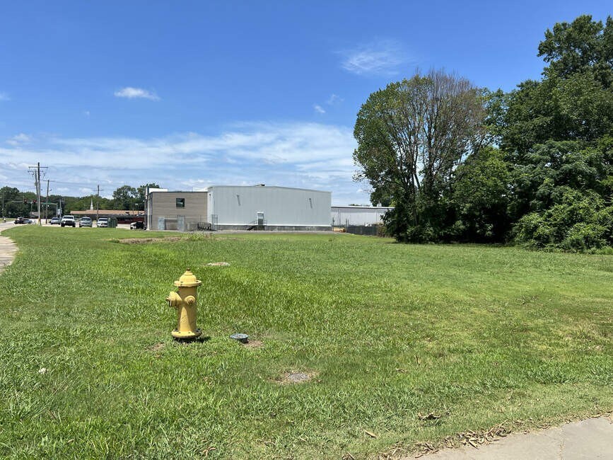203 E 16th St, Russellville, AR 72801 - photo 2