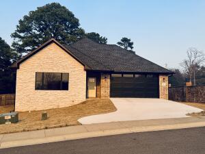 145 Harbor Cir, Russellville, AR 72802 - photo 1