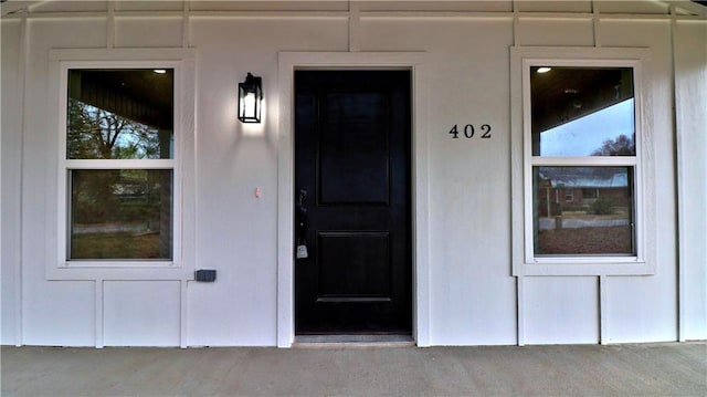 402 NE 4th Ave, Gravette, AR 72736 - view of property entrance