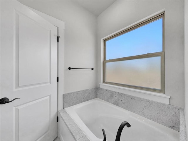 6 Osborne Ln, Bella Vista, AR 72715 - full bath with a garden tub