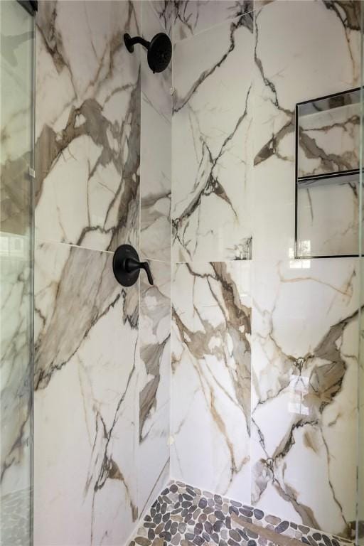 7 Boreray Ln, Bella Vista, AR 72715 - detailed view of a marble finish shower