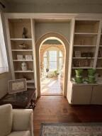 805 N Front St, Dardanelle, AR 72834 - view of entryway